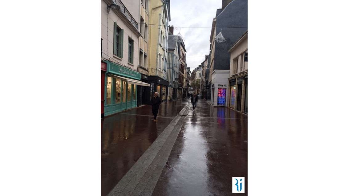 Cède droit au bail de 45m² d'angle à Rouen centre