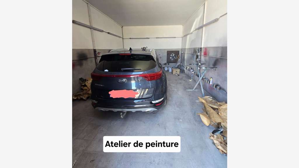 À CÉDER – DROIT AU BAIL - 2400 m2 à 2200 € / MOIS