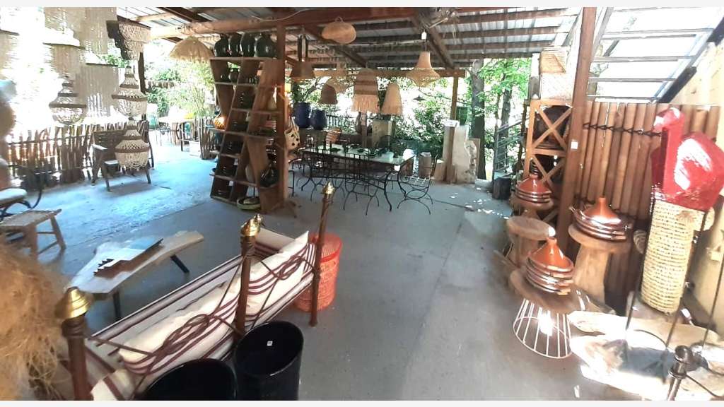 DAB Grand local  pour restaurant ou deco