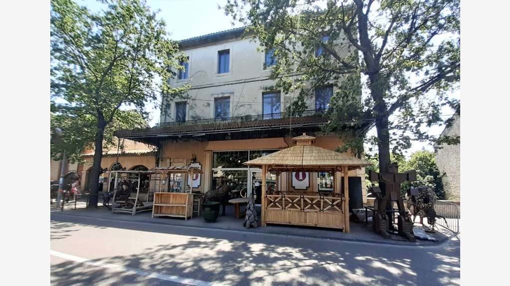 DAB Grand local  pour restaurant ou deco