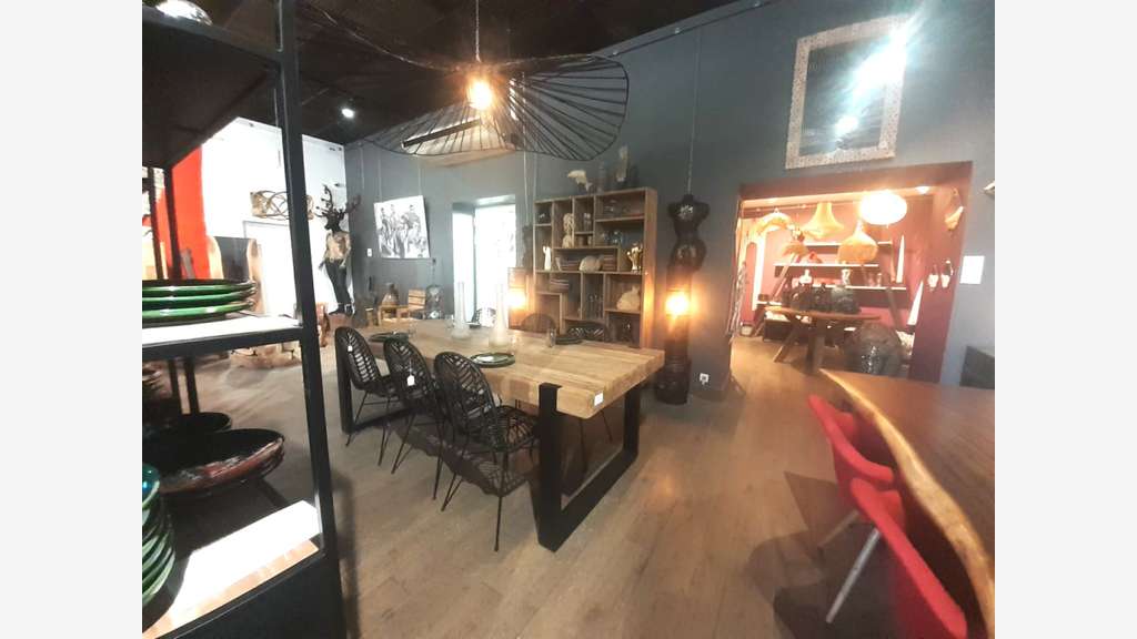 DAB Grand local  pour restaurant ou deco