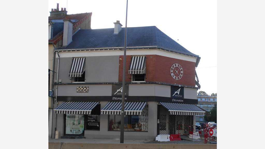 A vendre droit au bail d'un ensemble immobilier