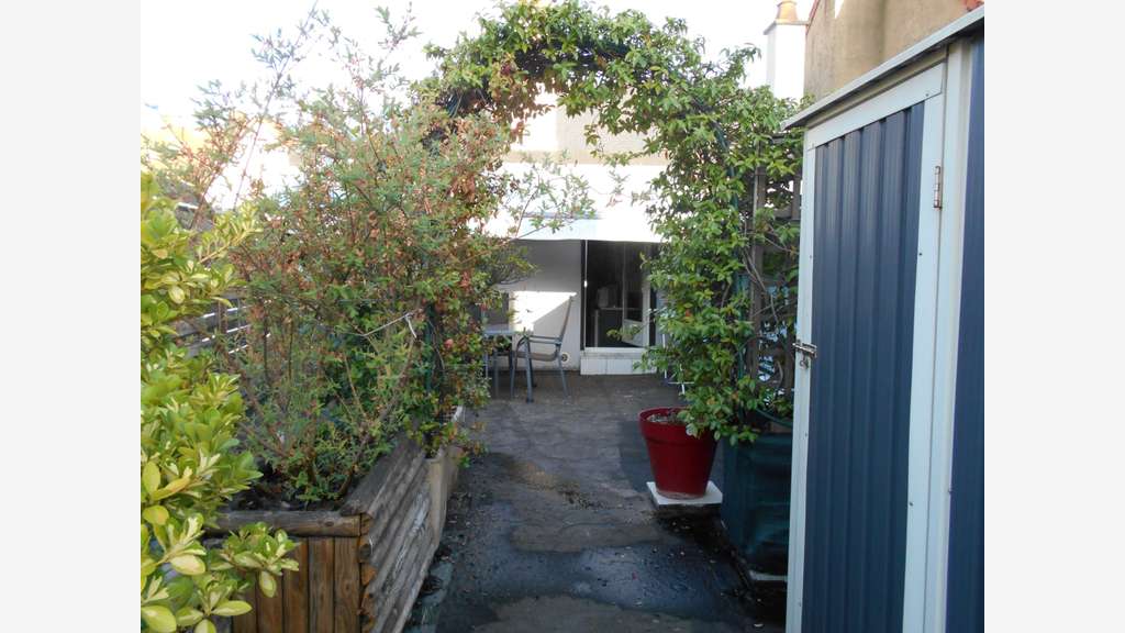 A vendre droit au bail d'un ensemble immobilier