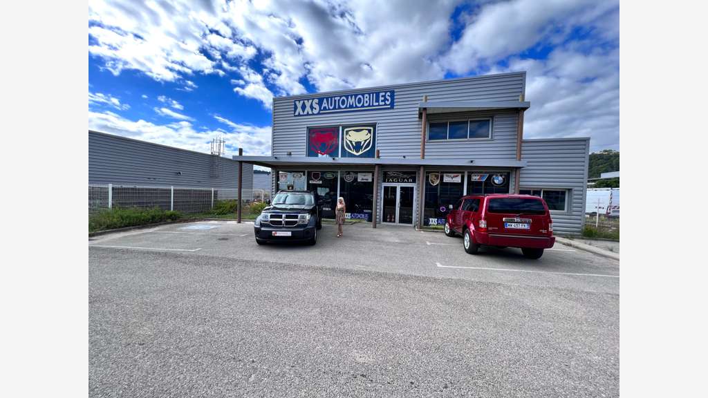 LOCAL COMMERCIAL zone commerciale