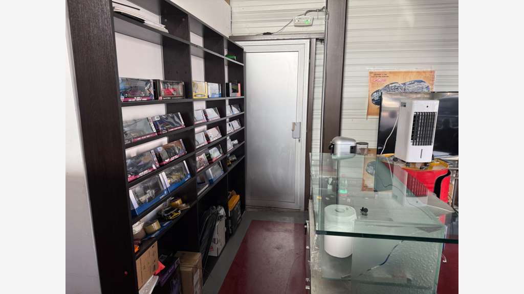 LOCAL COMMERCIAL zone commerciale