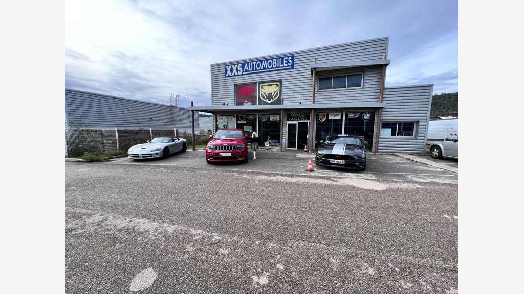 LOCAL COMMERCIAL zone commerciale