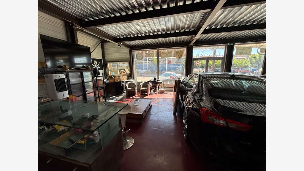 LOCAL COMMERCIAL zone commerciale
