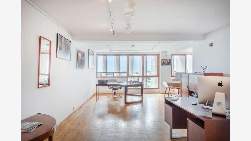 Locaux 66m² vue mer à la Cité Radieuse à Marseille