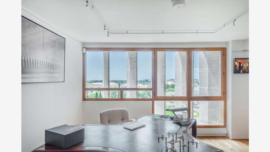 Locaux 66m² vue mer à la Cité Radieuse à Marseille