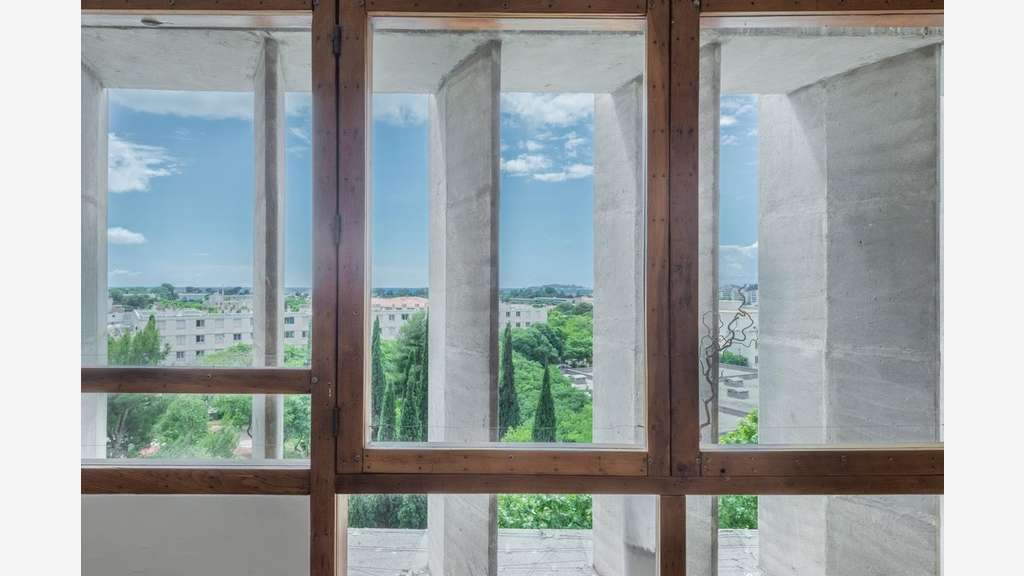 Locaux 66m² vue mer à la Cité Radieuse à Marseille