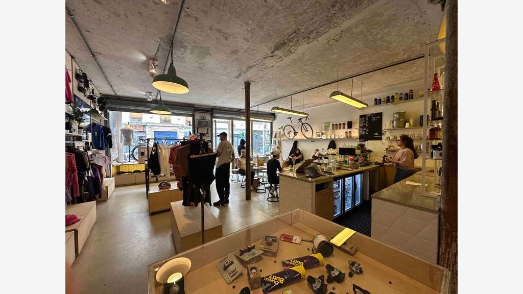 Magasin/café à Paris 11e arr