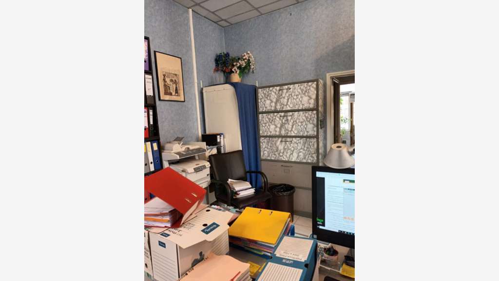 Bureau/boutique à côté du port de la Villette