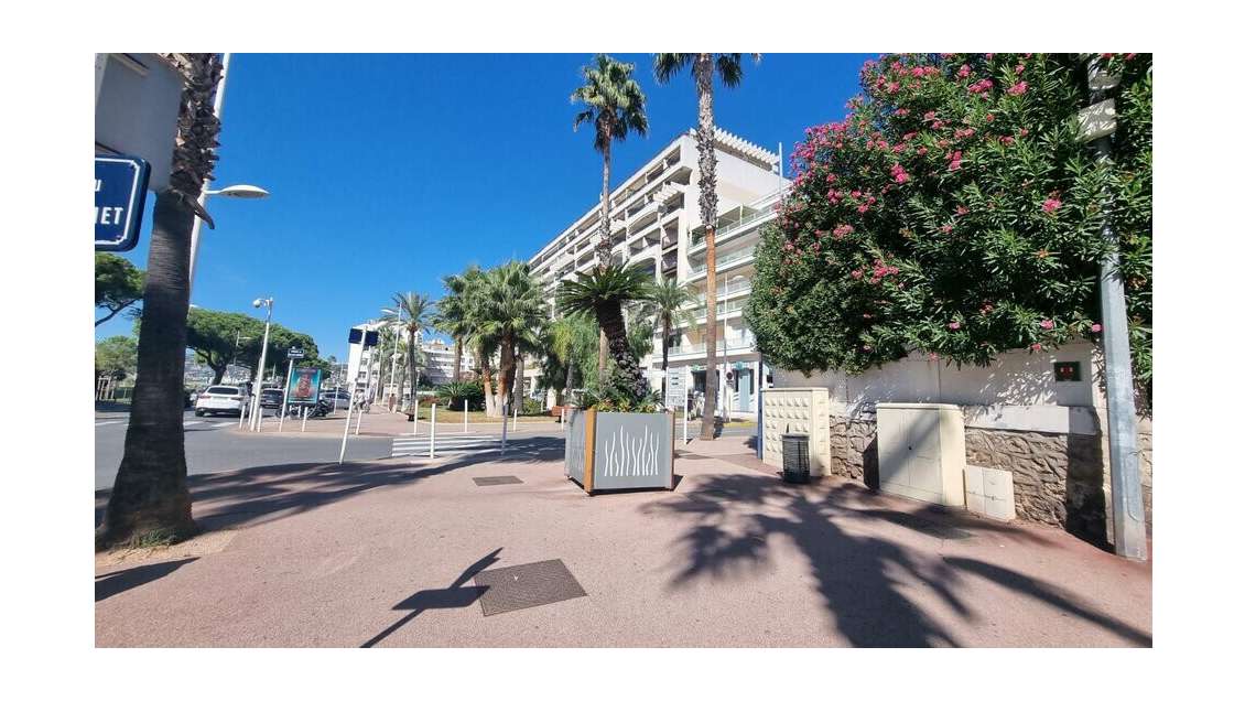 Droit au bail à céder local d'angle Juan les Pins