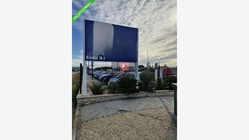 DAB local 145m² à La Fare-les-Oliviers