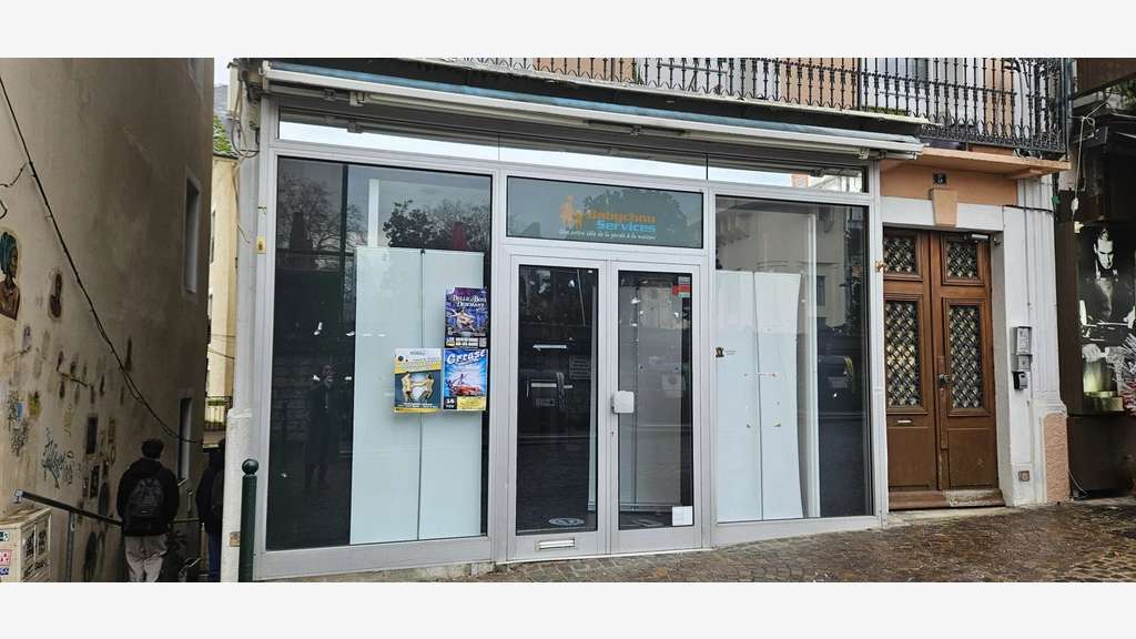 A louer local commercial 50m² à Aix-les-Bains 