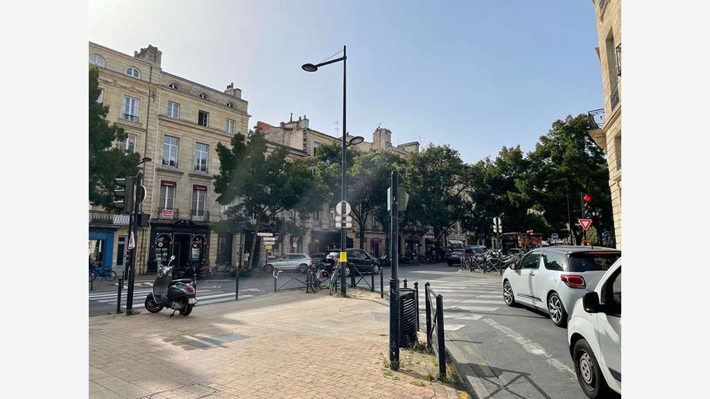 Bail à céder 30m² sur une rue passante à Bordeaux