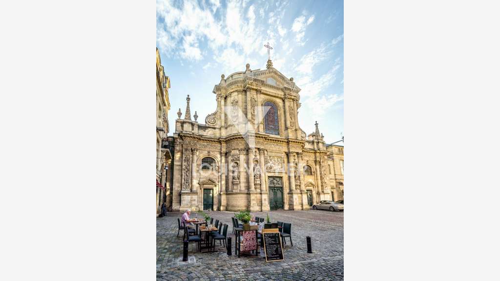 DAB local commercial 49m² à Bordeaux Saint-Pierre