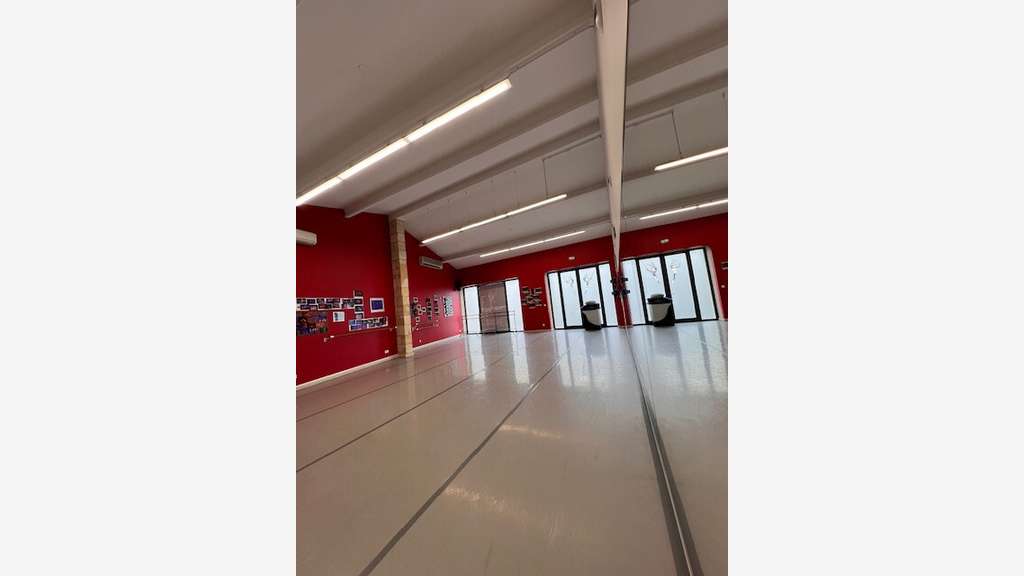 DAB local commercial 180m² à Bordeaux Nansouty