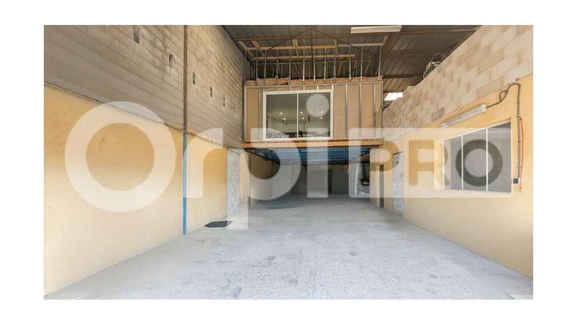 Local d'activité 200m² à louer empl N°1 ZA Agde 