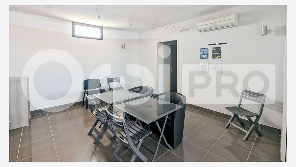 Droit au bail 100m² bel emplacement à Agde centre