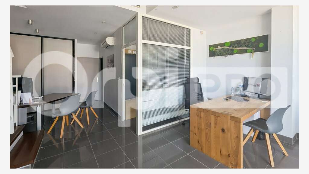 Droit au bail 100m² bel emplacement à Agde centre