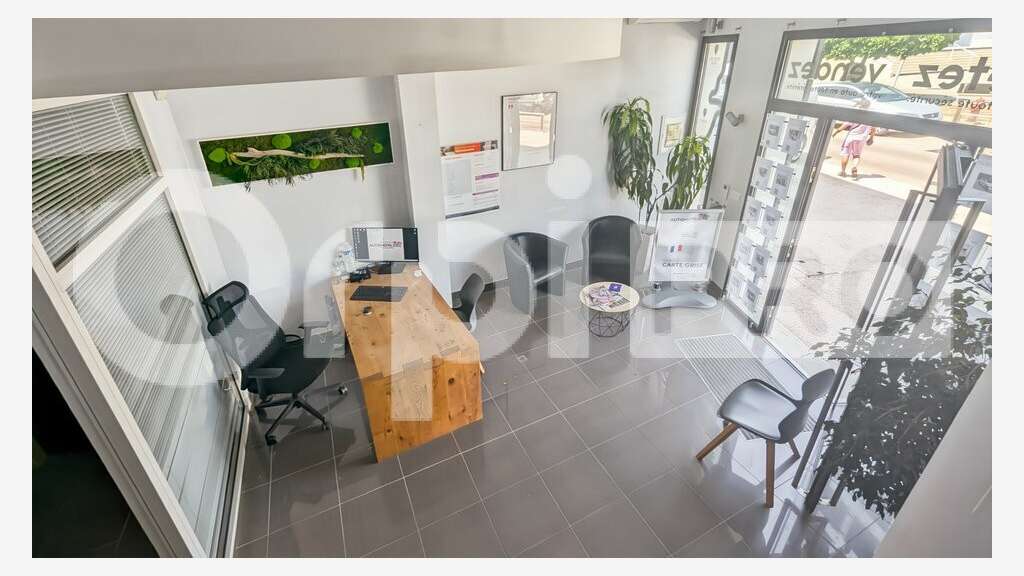 Droit au bail 100m² bel emplacement à Agde centre