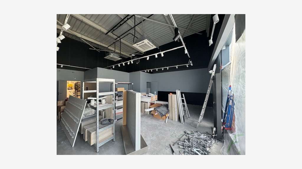 Très beau local commercial 95m² à Aix-les-Bains
