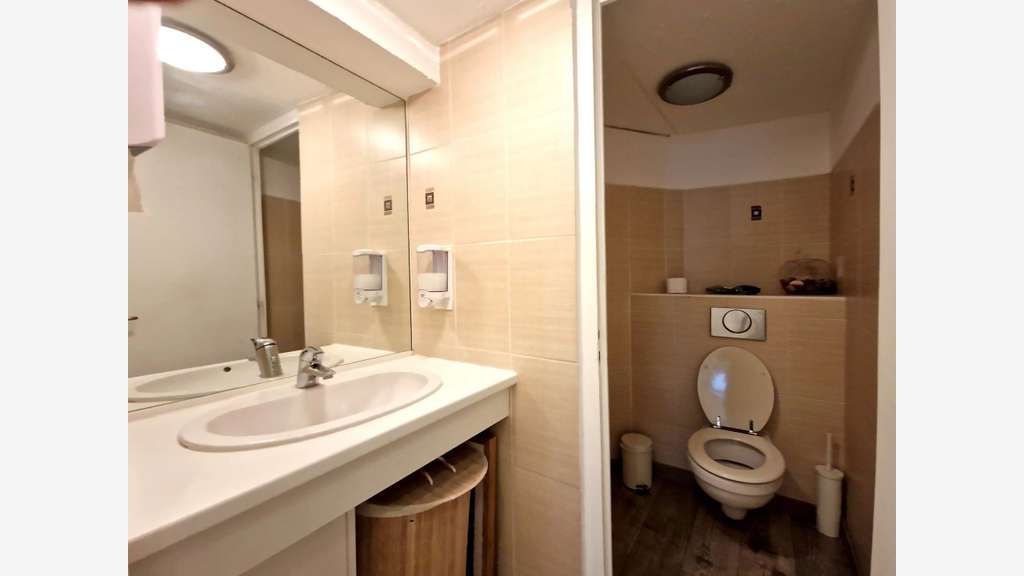 À céder DAB local commercial 46m² Aix-les-Bains