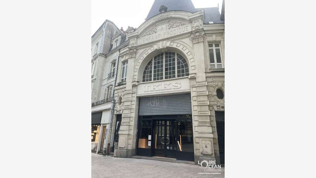 DAB magnifique lieu de vente 380m² à Angers centre