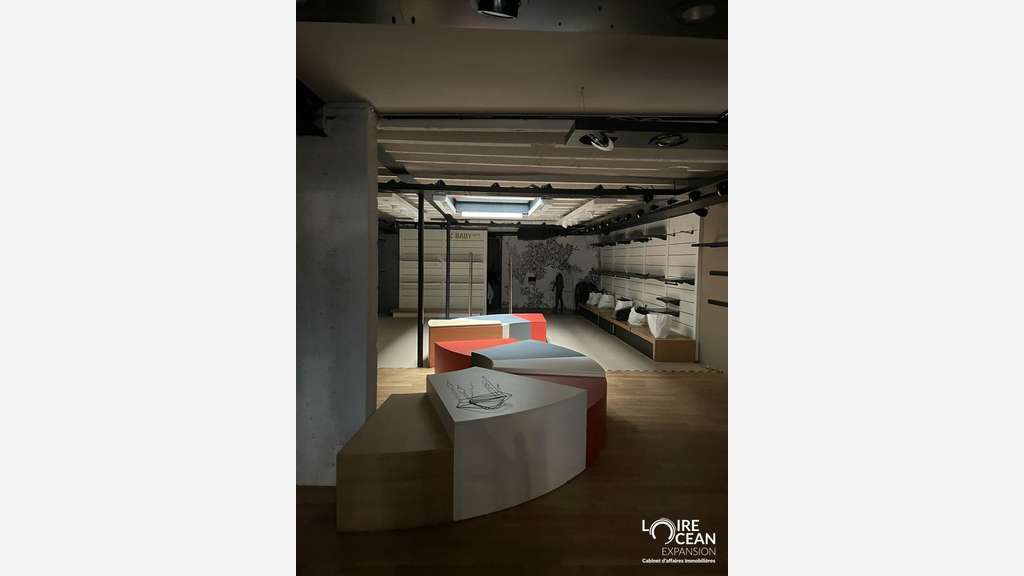 DAB magnifique lieu de vente 380m² à Angers centre
