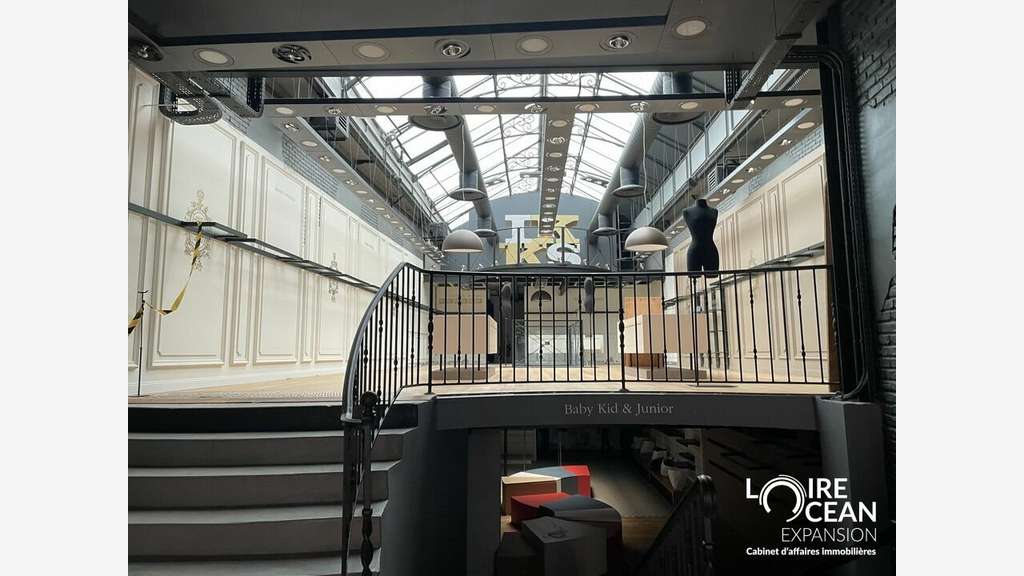 DAB magnifique lieu de vente 380m² à Angers centre