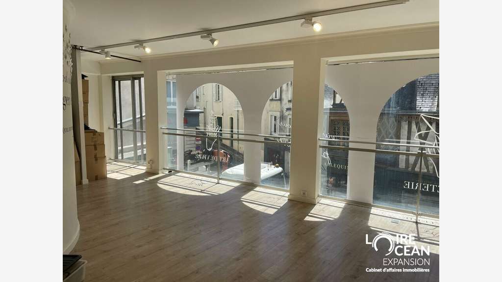 ANGERS - LOCAL COMMERCIAL à louer