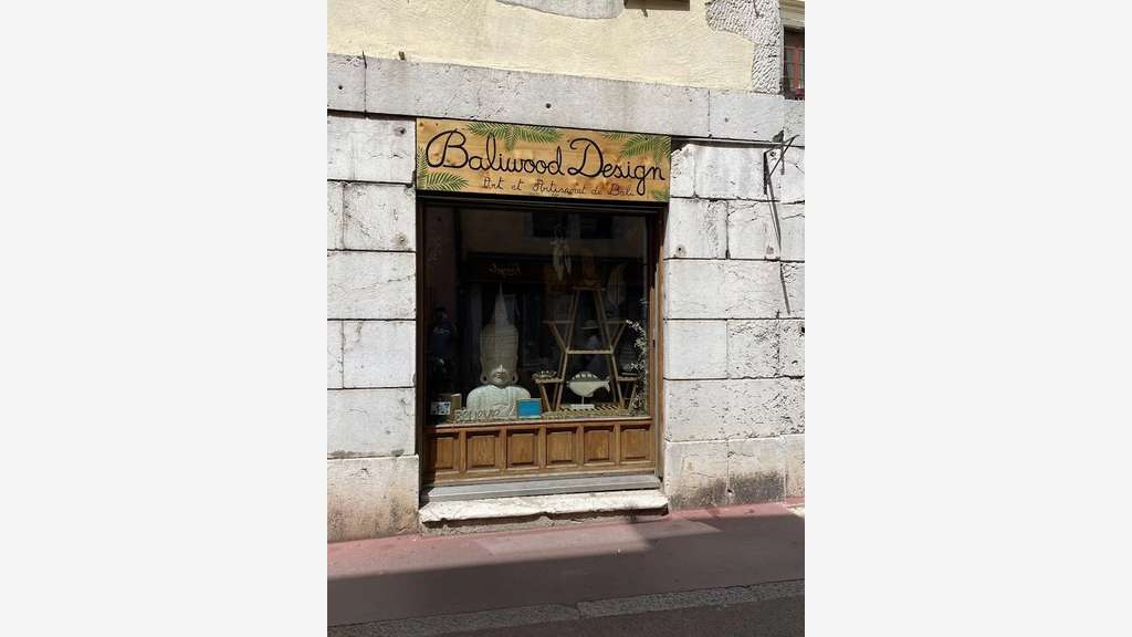 Cède local commercial de 80m² au centre d'Annecy