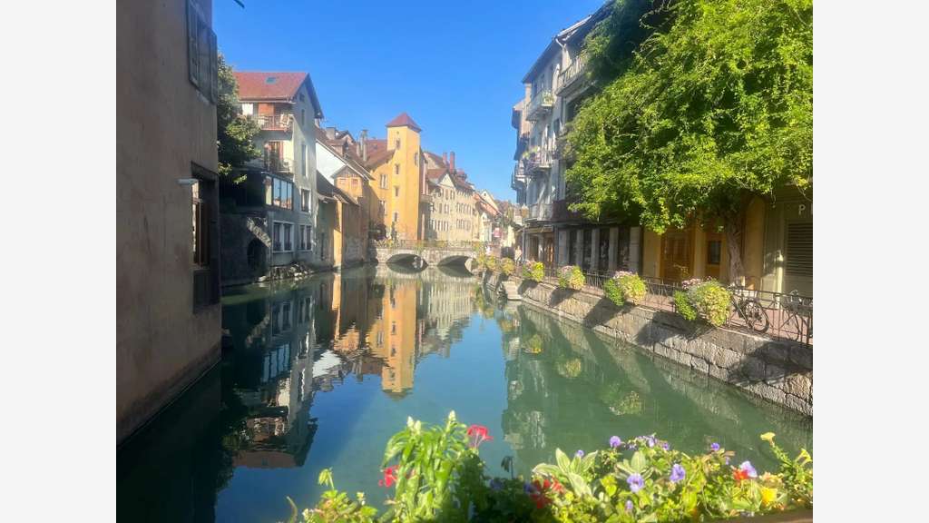 Cède local commercial de 80m² au centre d'Annecy
