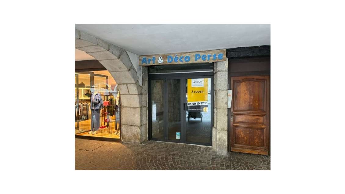 Local emplacement N°1 Annecy Vieille Ville