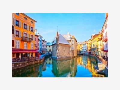 Droit au bail boutique 65m² hyper centre Annecy