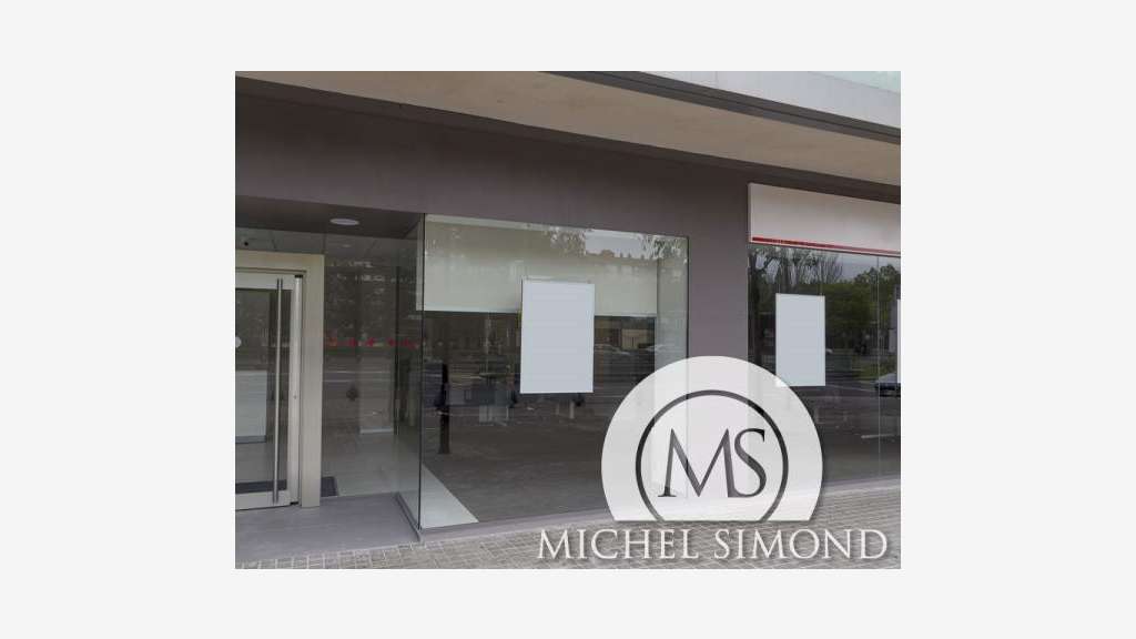 Local commercial 88m² empl N°1 premium à Annecy