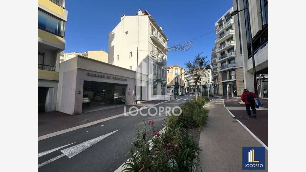 Cession droit au bail local 220m² à Antibes