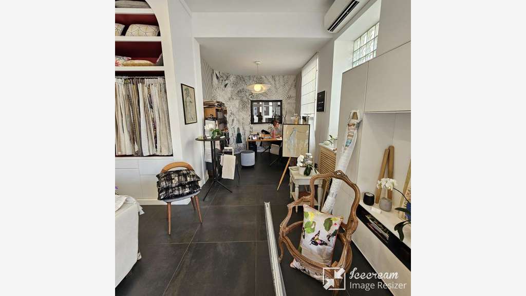Local commercial d'angle 100m² à Antibes Centre
