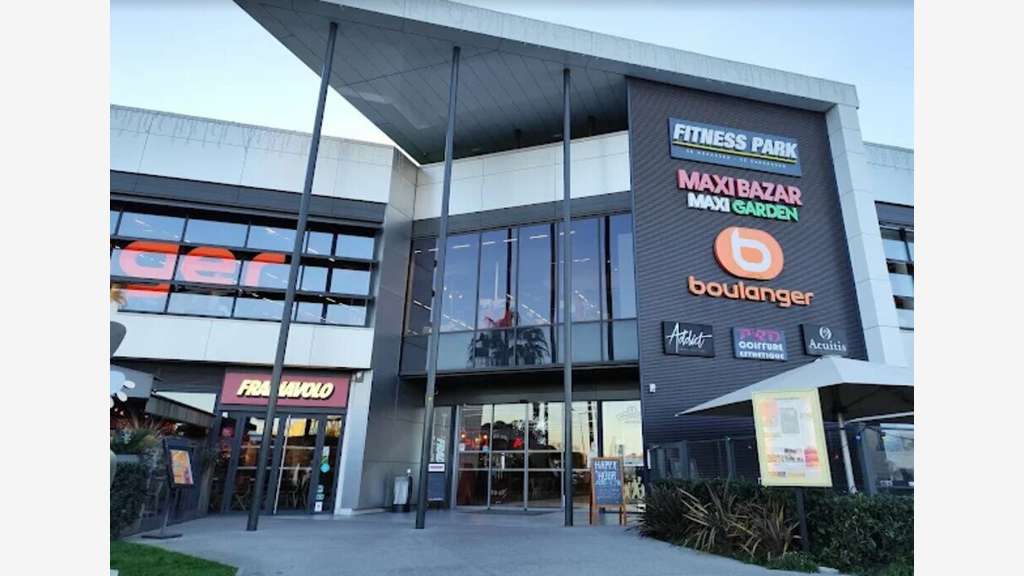 Local commercial de 521m² à céder en ccial Antibes