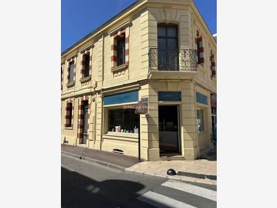 ARCACHON (Hyper Centre) LOCAL COMMERCIAL -