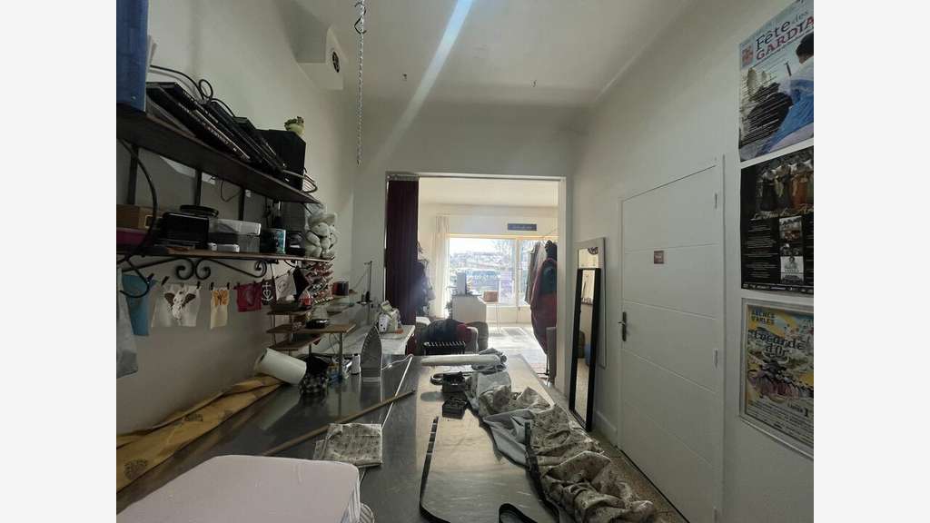 Local commercial 50m² à louer à Arles