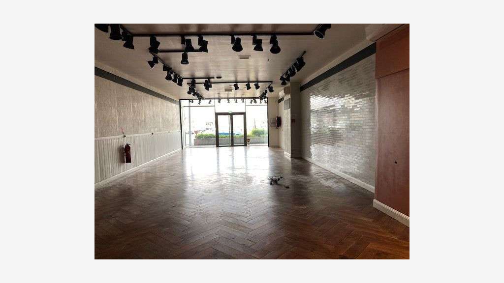 Cède local commercial de 150m² à Aubière KM Lancé