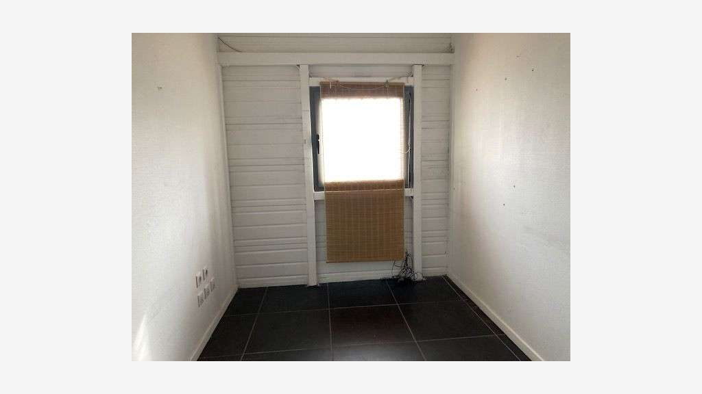 Cède local commercial de 150m² à Aubière KM Lancé