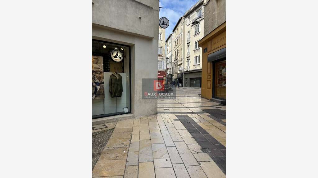 DAB local commercial 45m² rue piétonne à Avignon