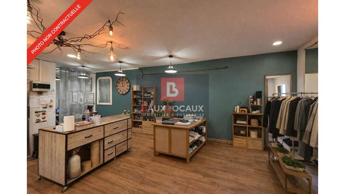 A céder local commercial 40m² Avignon rue piétonne