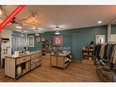 A céder local commercial 40m² Avignon rue piétonne