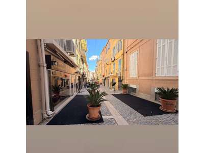 Cession droit au bail Locaux commerciaux - Boutiques à Bandol