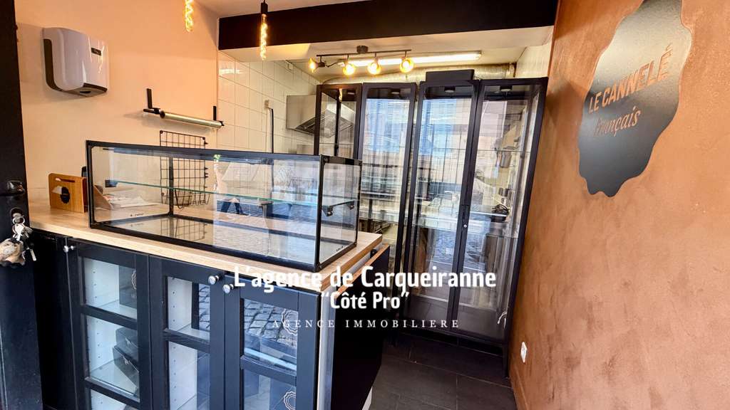 A vendre pas de porte local 18m² à Bandol