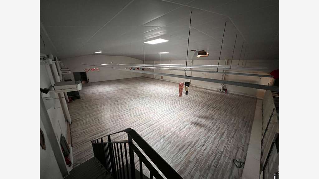 Cède local commercial stockage de 1789m² à Bayonne